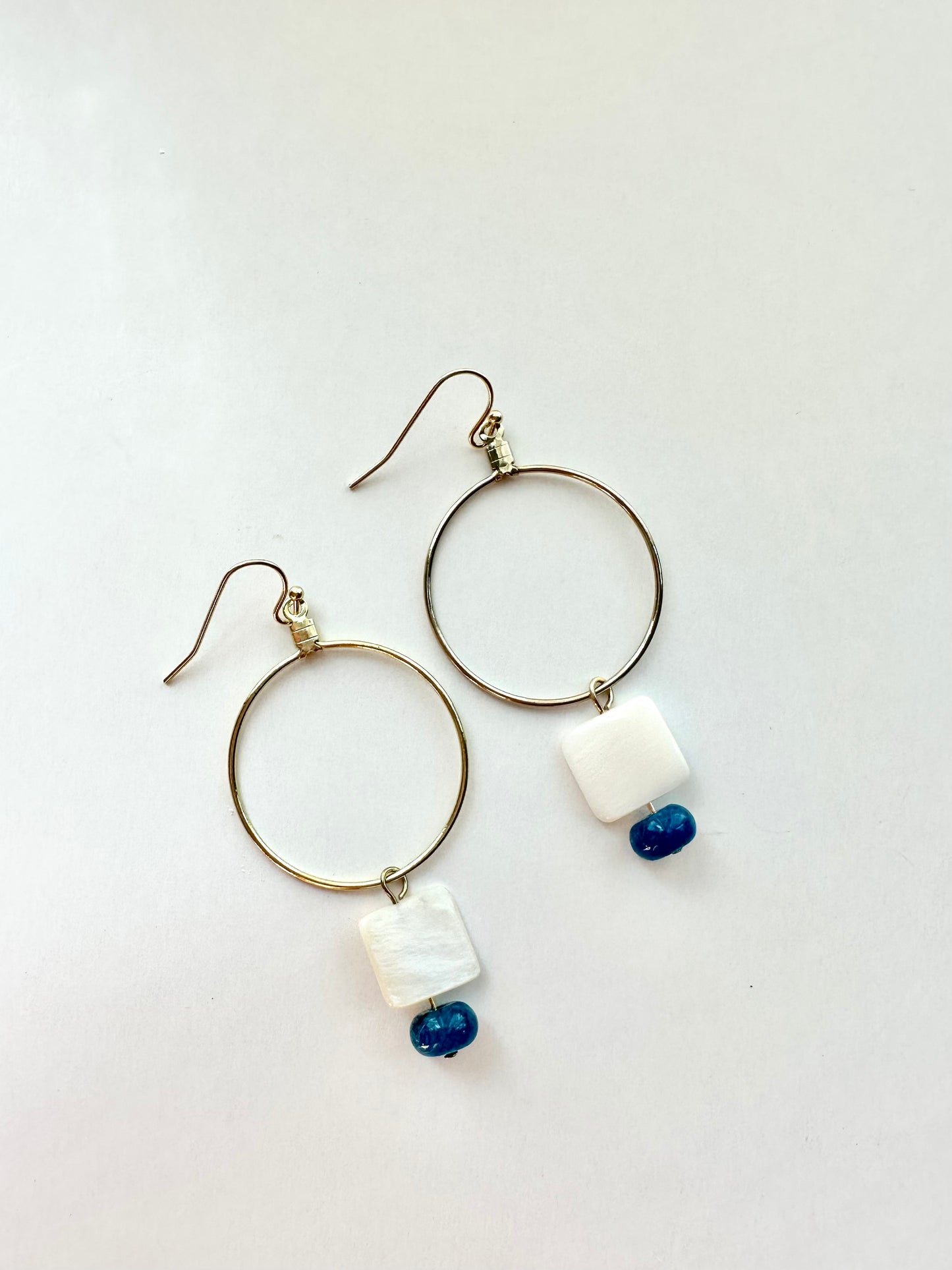 Shell Hoops | 7 Colors