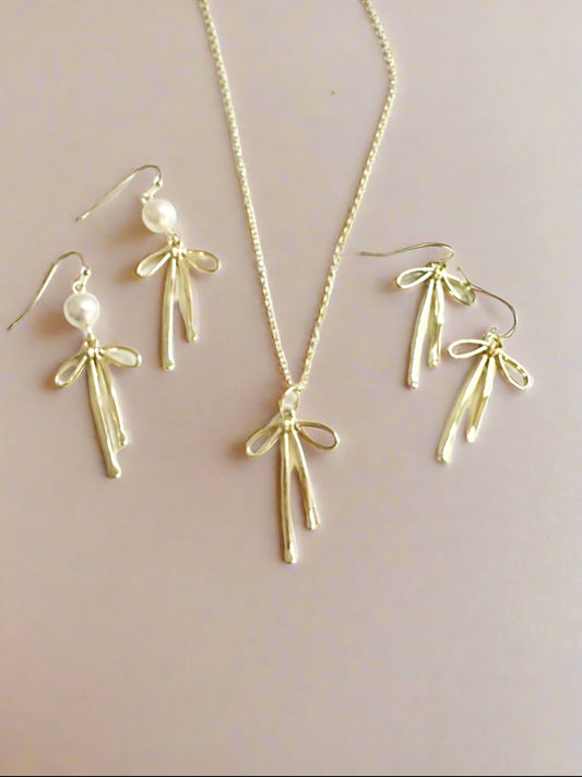 Gold Bow Charm Necklace