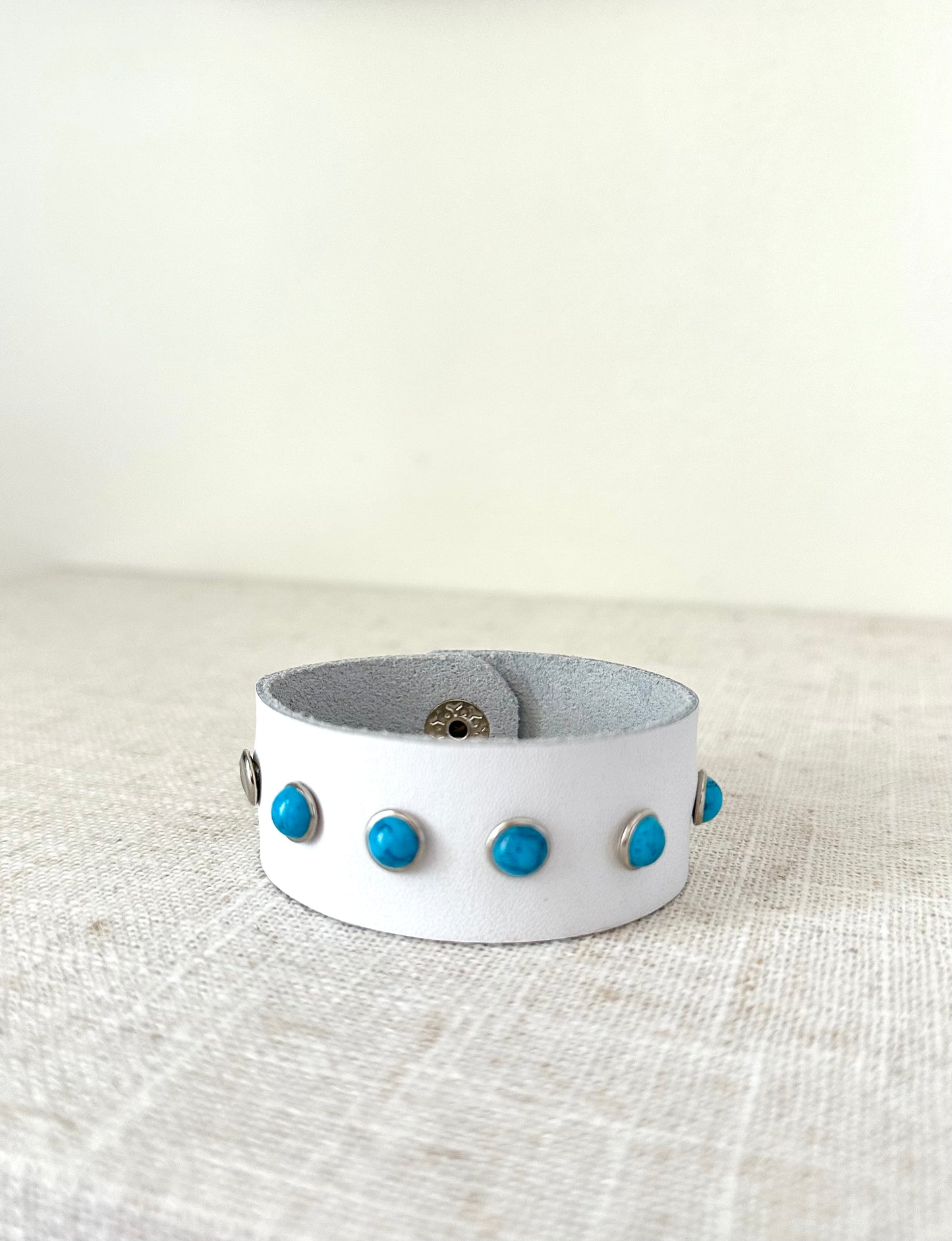 Hold My Halo | Pulsera de cuero